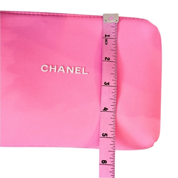 Chanel Neoprene Cosmetic Beauty case, New in Box. - Picture 5 of 8